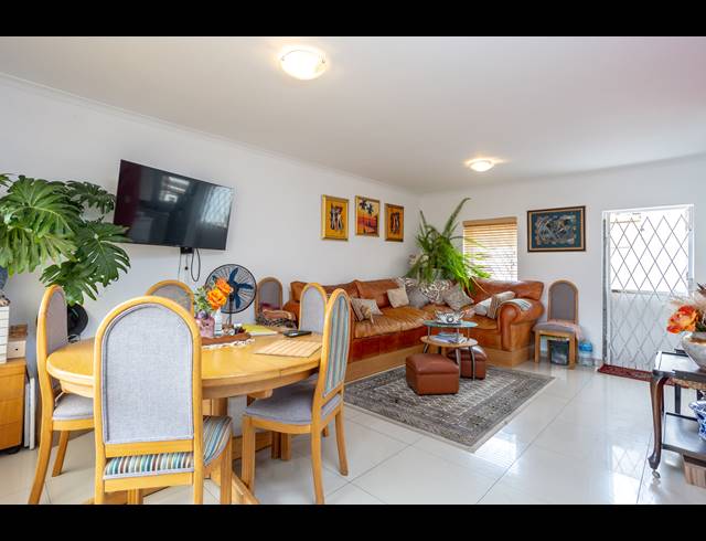 2 BEDROOM FREESTANDING RENTED IN MUIZENBERG